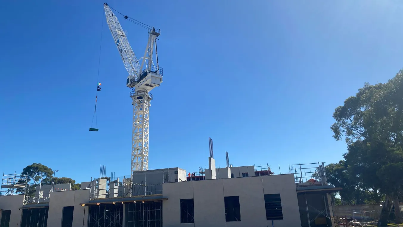 Image of the cranes at construction site 