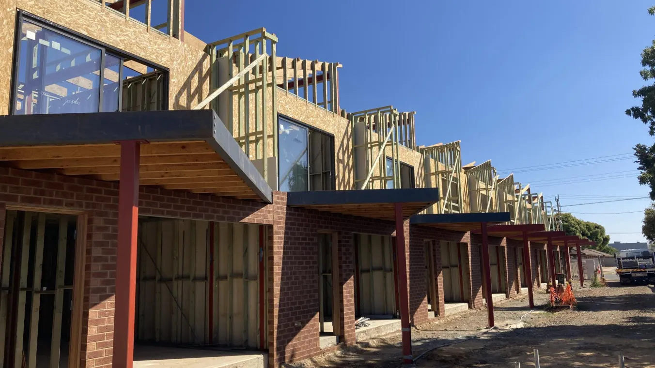 Image of active construction area in Shepparton for the development of new homes for flood-impacted community members.