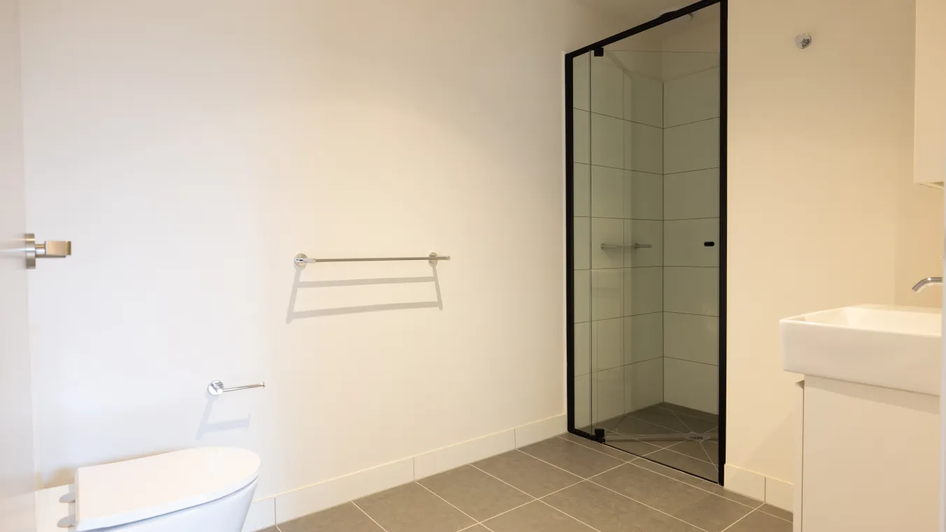 Bathroom with modern fittings and finishes